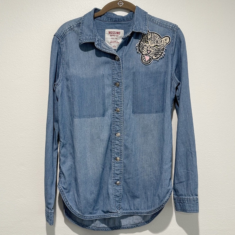 Mossimo Big Cat Patch Chambray Button Down Shirt Size Small